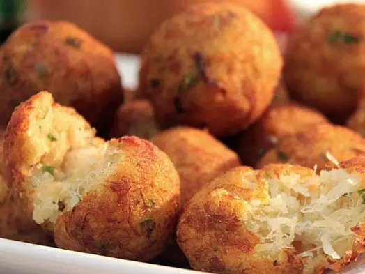 25 Bolinhos de Bacalhau