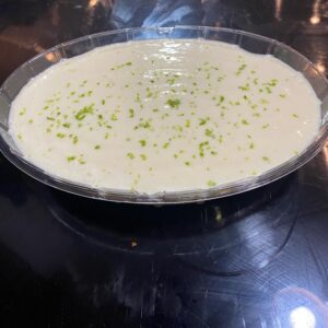 Sobremesa Assinada — Torta de Limão (1 kg) | Massa de Biscoito, Recheio Cremoso e Raspas de Limão