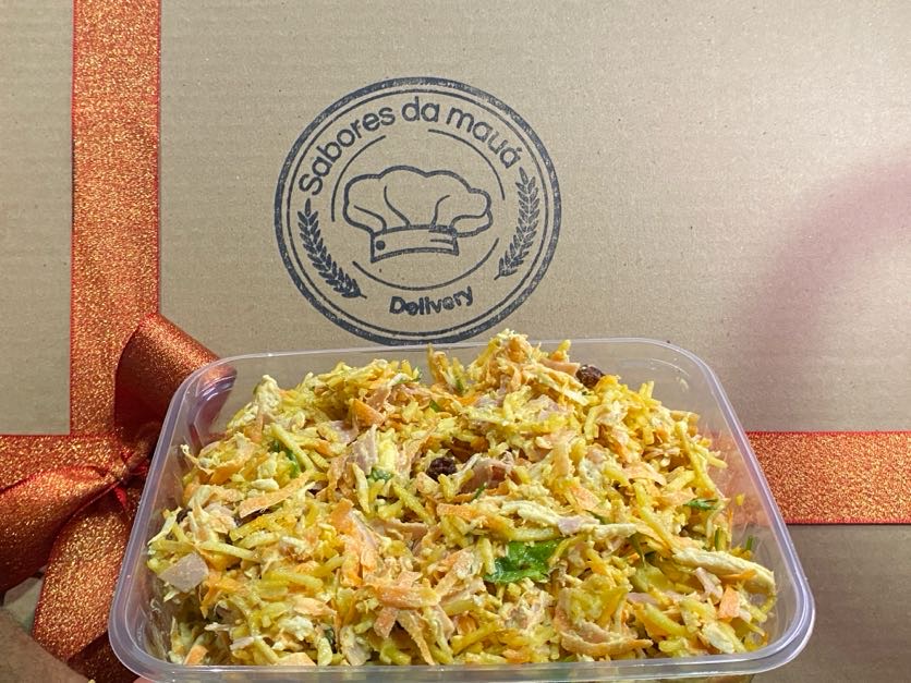 Salpicão Clássico Premium (500g) | Frango Desfiado, Presunto, Cenoura, Maçã Verde, Uva Passa, Milho e Ervilha com Batata Palha - Imagem 4