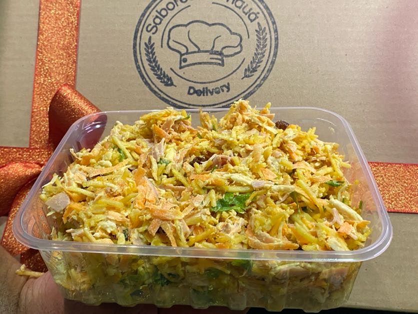 Salpicão Clássico Premium (500g) | Frango Desfiado, Presunto, Cenoura, Maçã Verde, Uva Passa, Milho e Ervilha com Batata Palha - Imagem 9