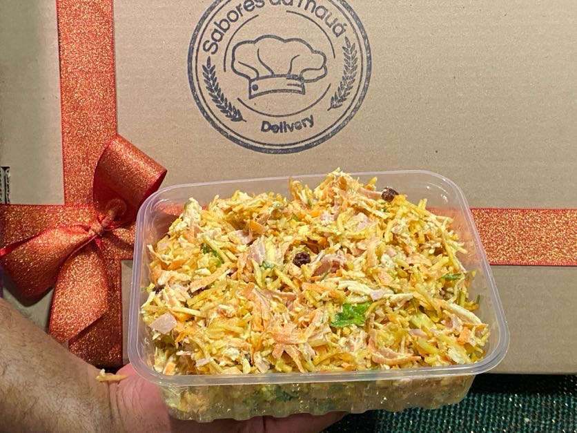 Salpicão Clássico Premium (500g) | Frango Desfiado, Presunto, Cenoura, Maçã Verde, Uva Passa, Milho e Ervilha com Batata Palha - Imagem 3