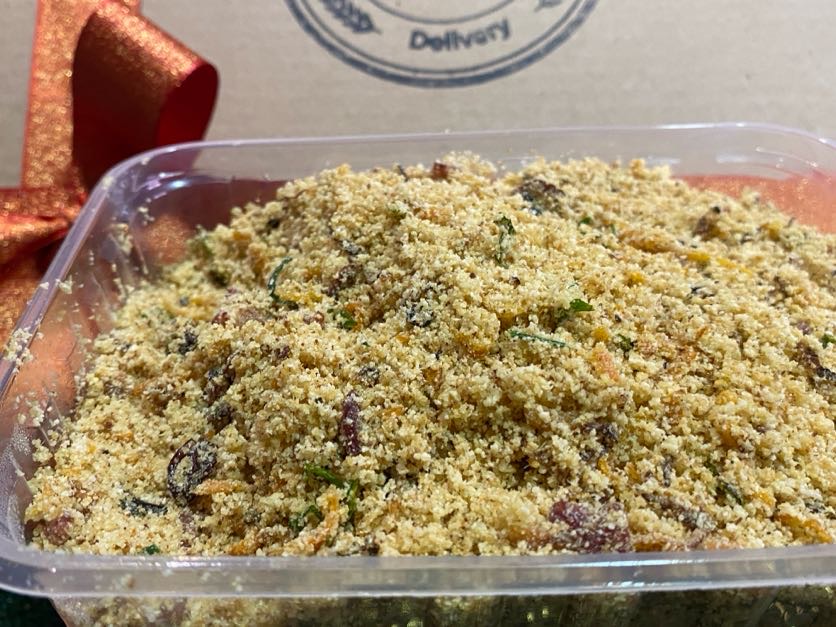 Farofa Premium (500g) | Farinha, Bacon, Abacaxi Caramelizado, Castanhas, Salsinha e Especiarias